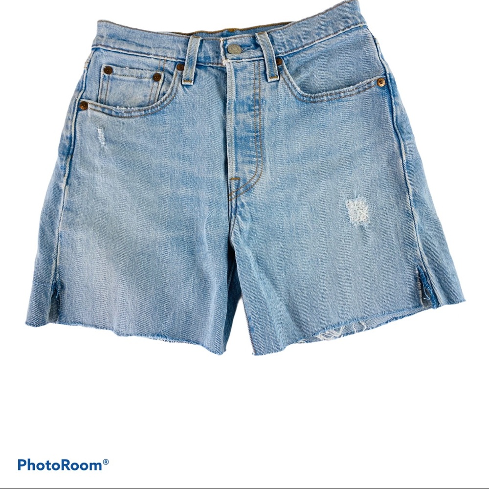 Levi’ premium 501 vintage light wash cutoff short